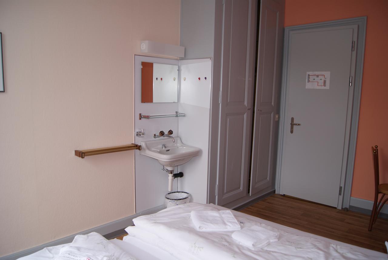 Hotel Schlosspintli Spiez Ngoại thất bức ảnh