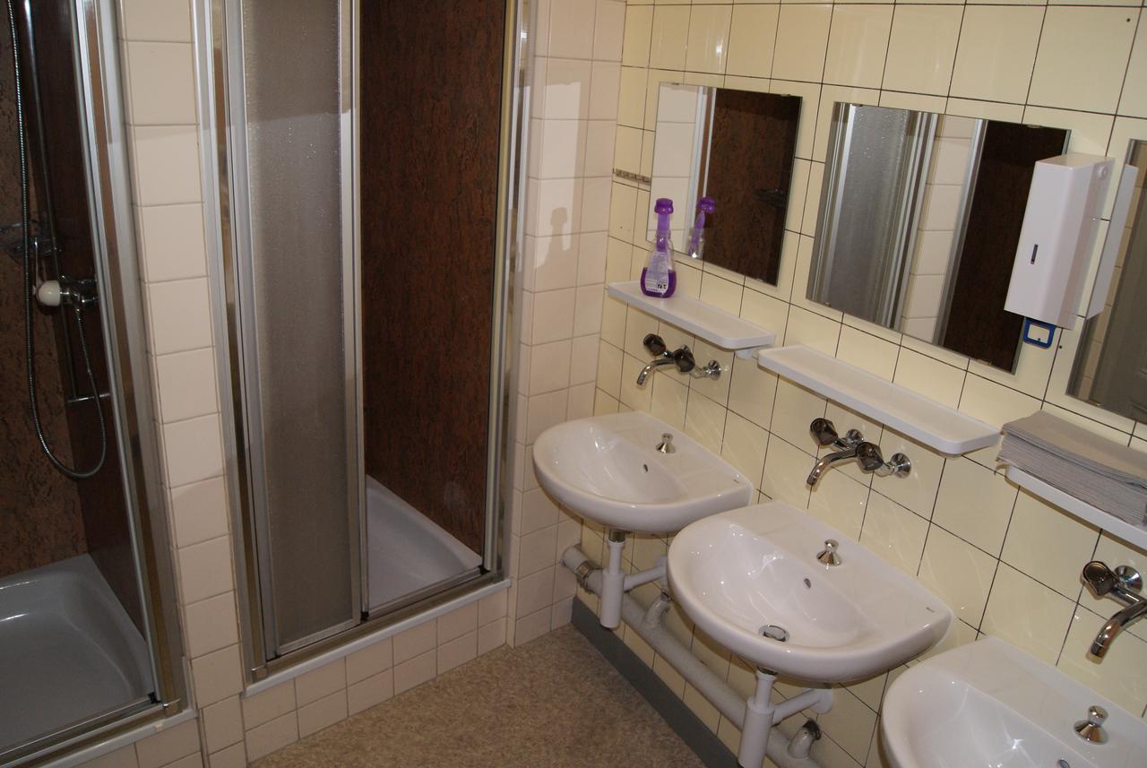 Hotel Schlosspintli Spiez Ngoại thất bức ảnh