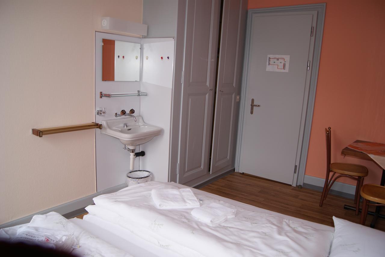 Hotel Schlosspintli Spiez Ngoại thất bức ảnh
